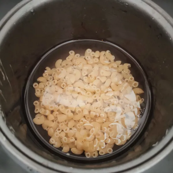 Rebus macaroni hingga al dente.