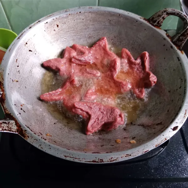 Goreng bintang hingga matang, tiriskan.