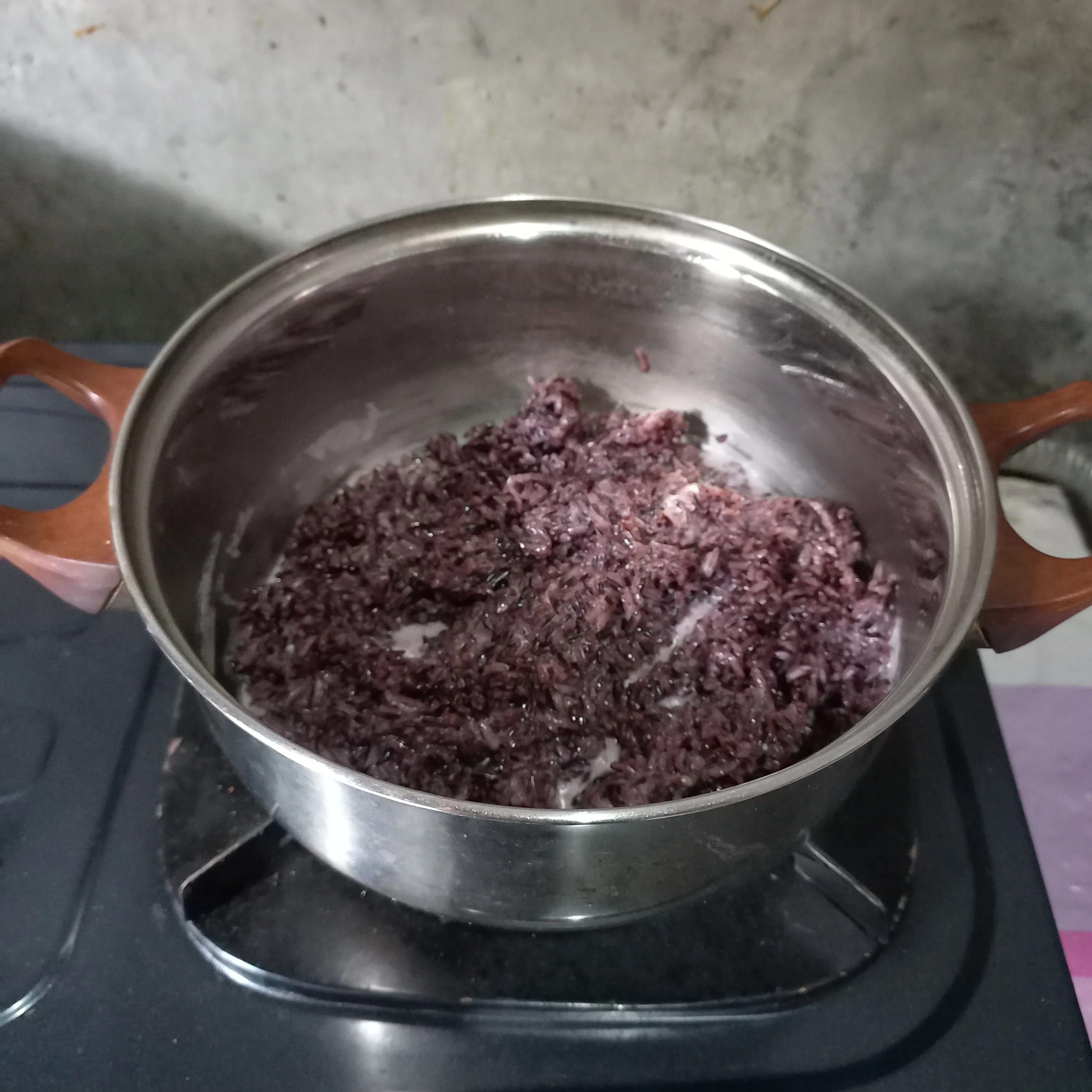 Step 4 Mango Yogurt Black Sticky Rice
