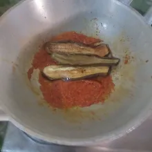 Masukkan terong.