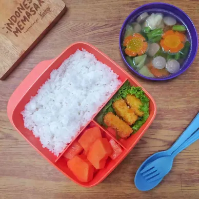 Bekal Nasi Sop Sosis Sayuran #MISIHARIANAKNASIONAL