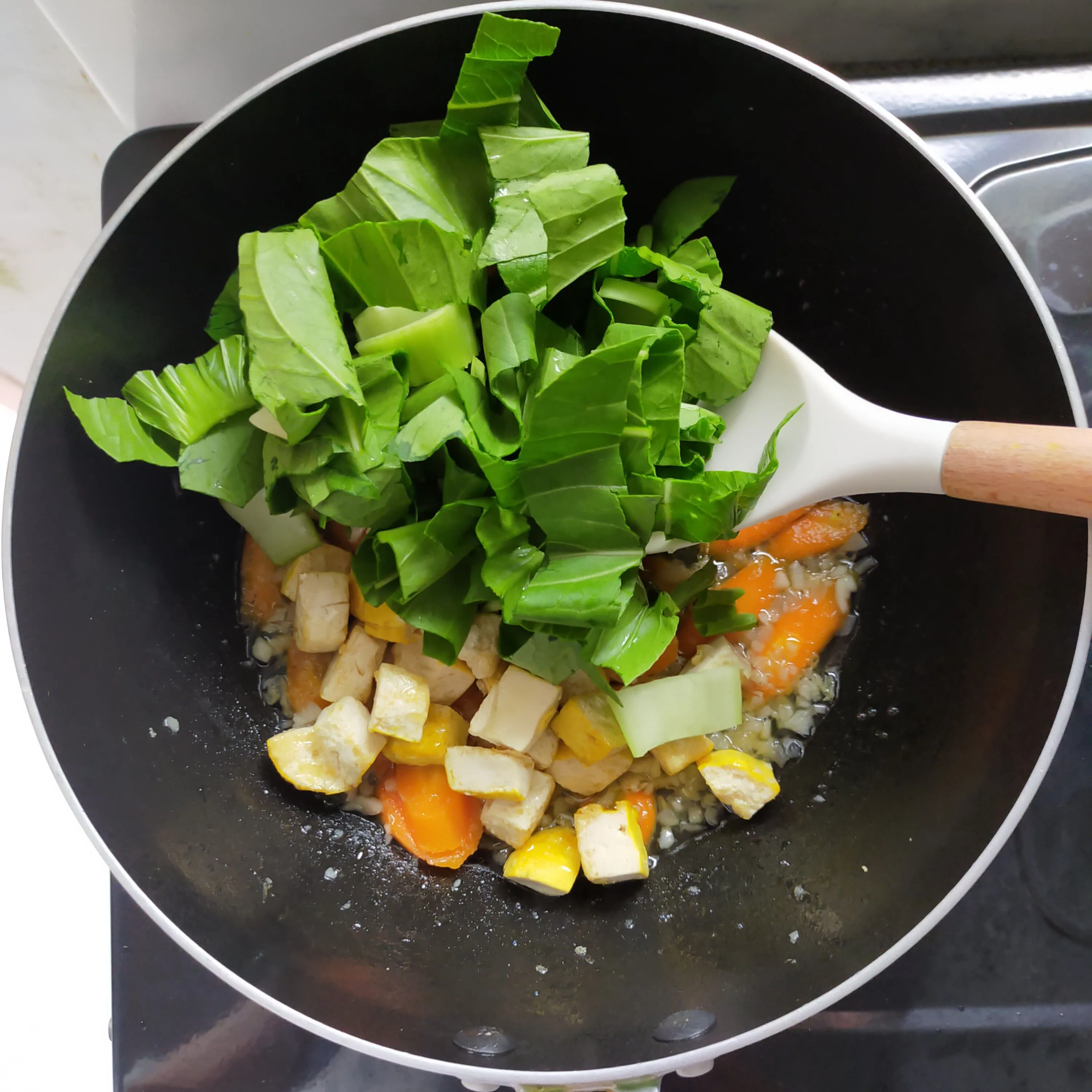 Step 6 Tumis Pokcoy Tahu Wortel