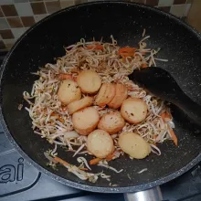Terakhir masukan tofu goreng, aduk hingga merata dan siap disajikan.