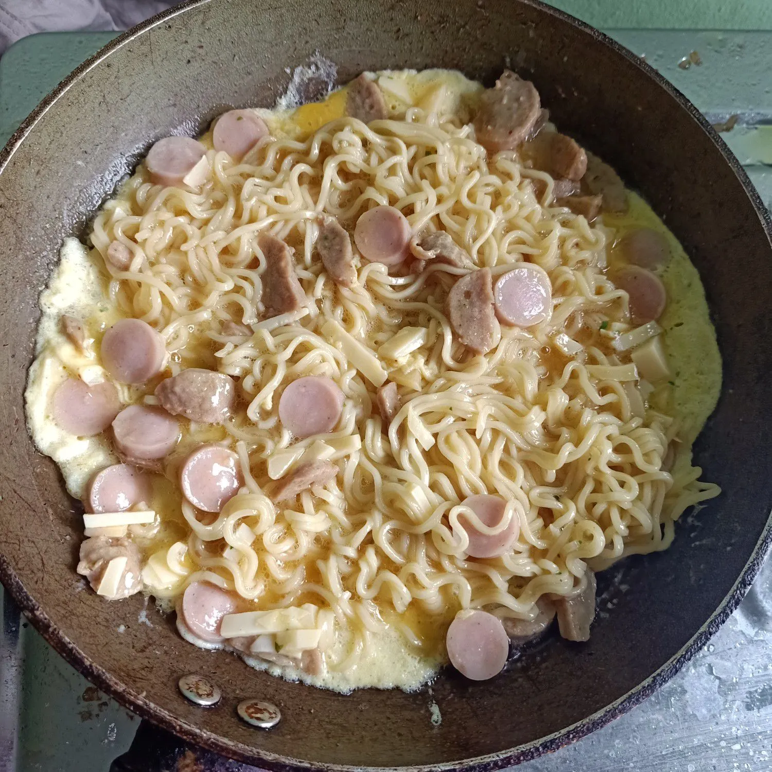 Step 7 Lunch Box Mie Dog Telur Sosis Bakso