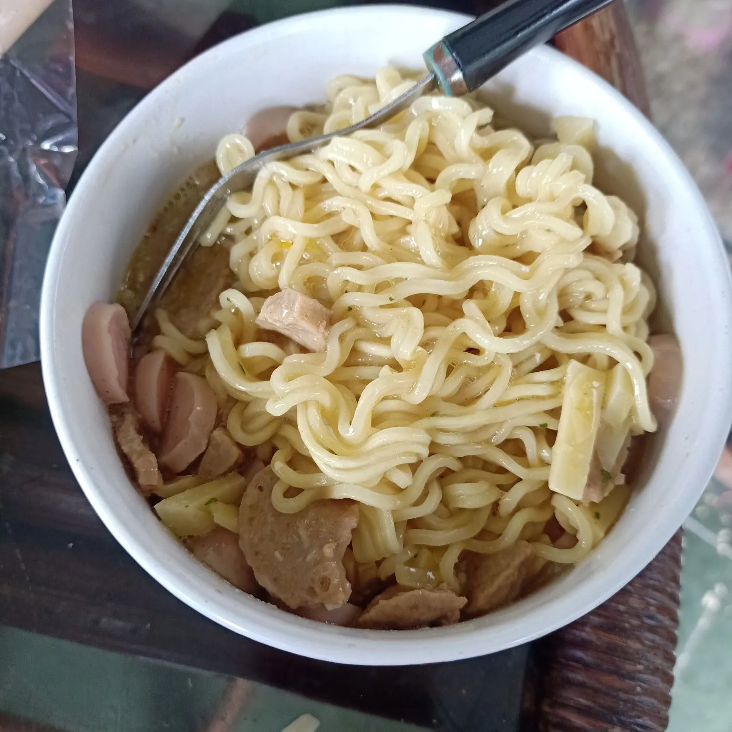 Step 6 Lunch Box Mie Dog Telur Sosis Bakso