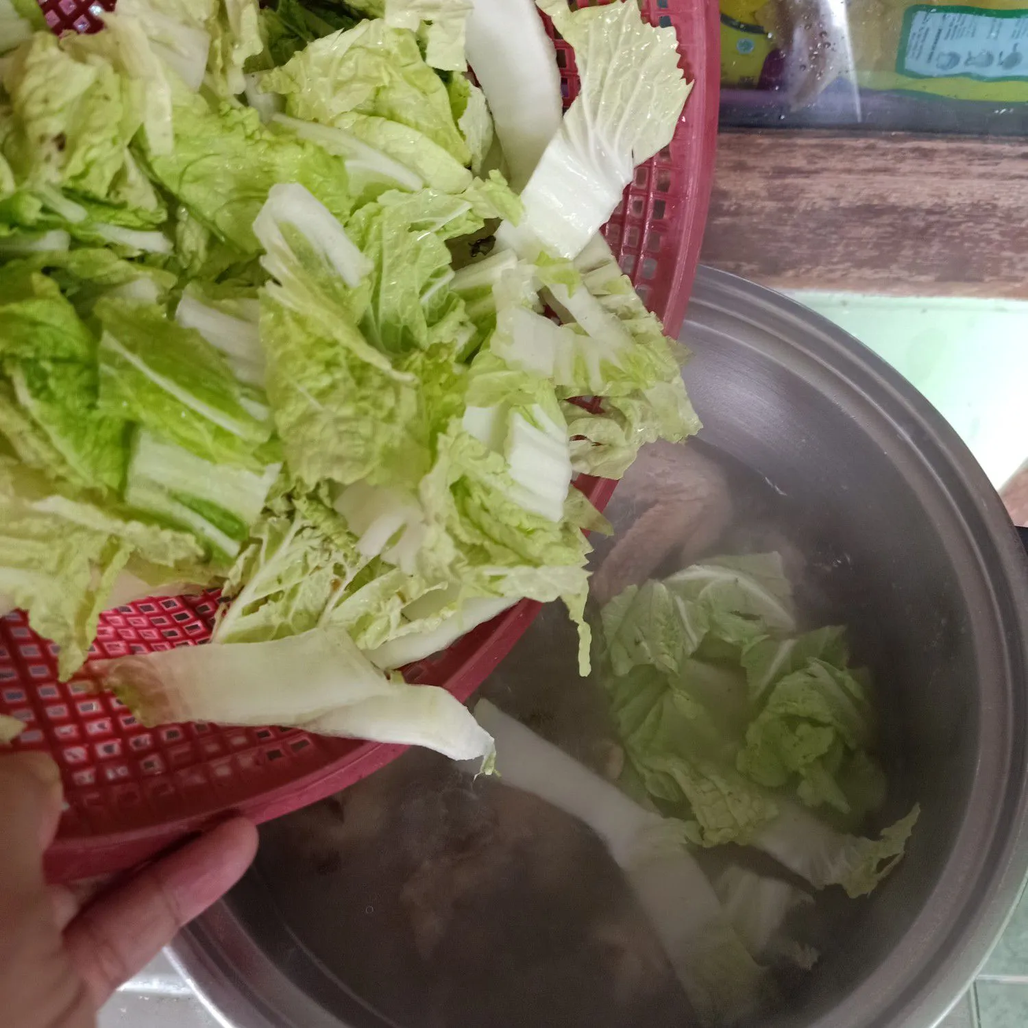 Step 5 Sup Ayam Kuah Sawi Putih