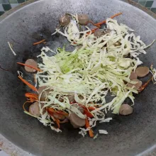 Tambahkan kol, aduk rata.
