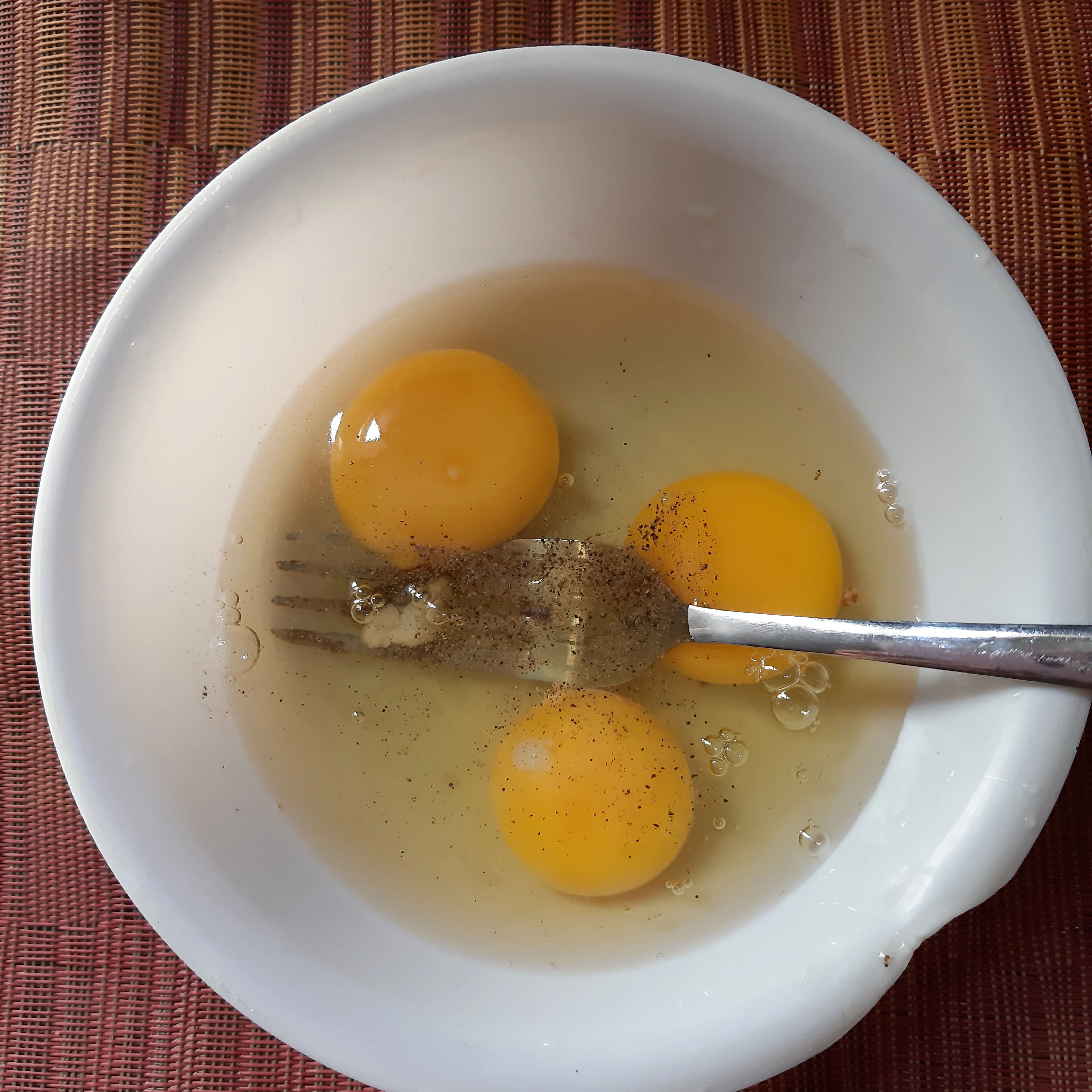 Step 1 Telur Dadar Saus Asam Manis