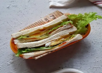 Sandwich Telur Dadar Spesial