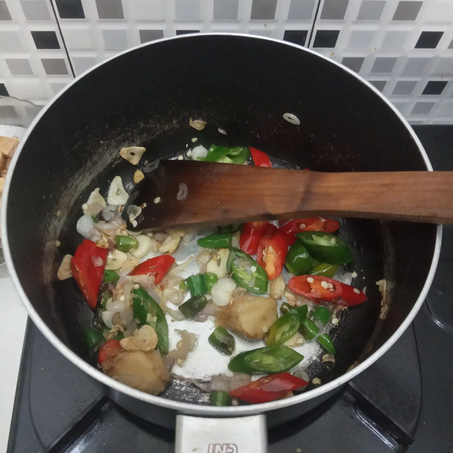 Step 4 Tumis Kol Tahu Pedas