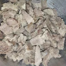 Setelah daging sapinya empuk, angkat dagingnya lalu potong-potong, kemudian masukkan kembali ke dalam kuah soto, masak hingga mendidih kembali, lalu matikan api.