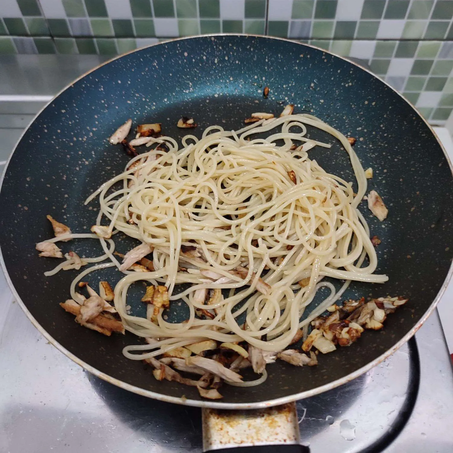 Step 4 Lunch Box Aglio e Olio Tuna