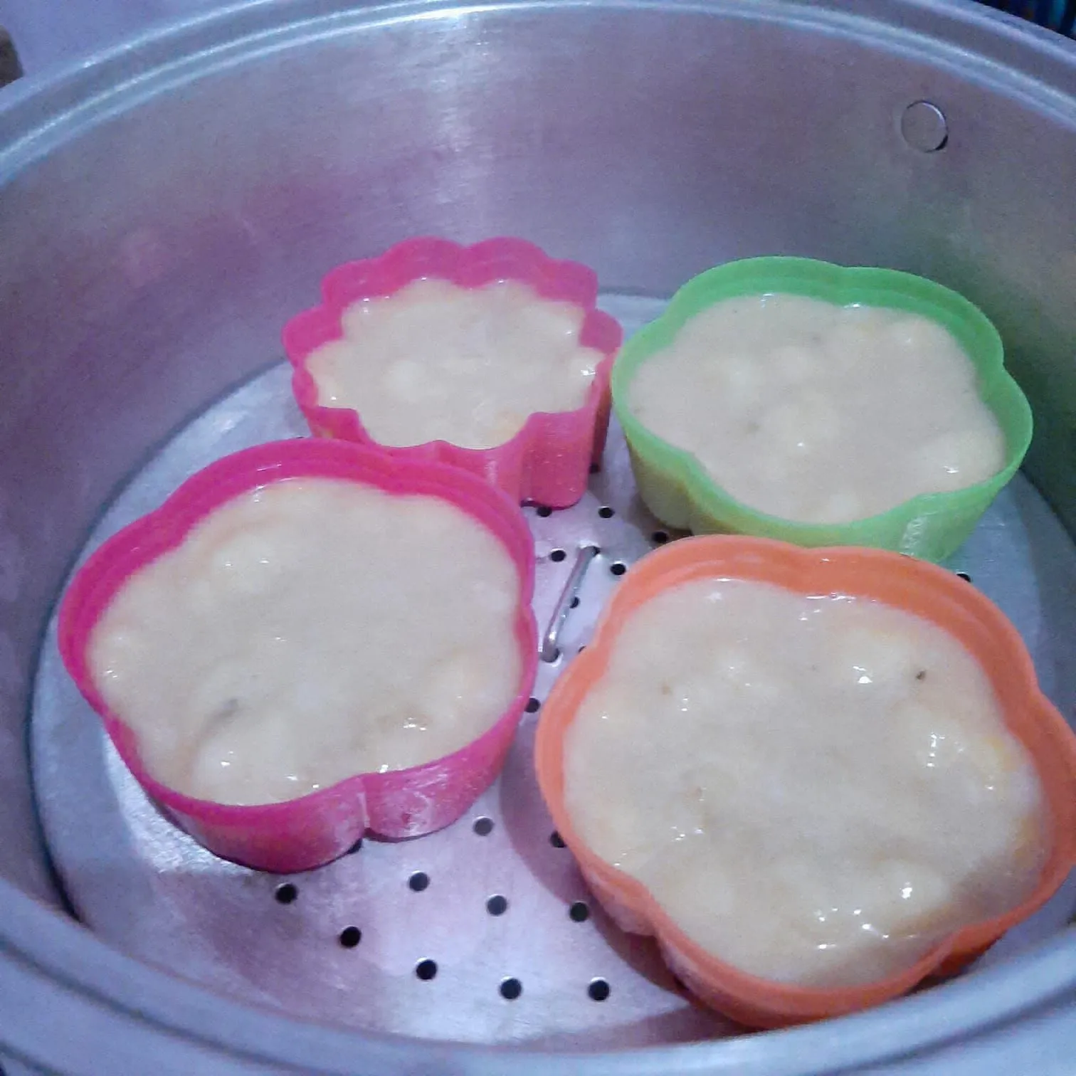 Step 5 Bolu Pisang Kukus