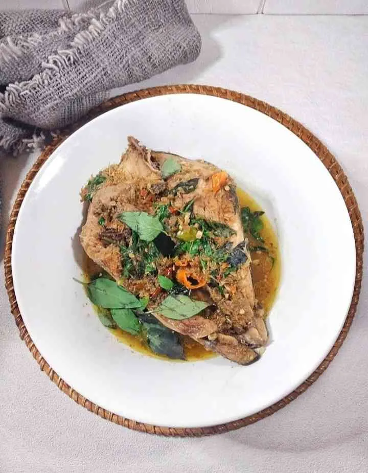 Sup Kepala Ikan Kemangi