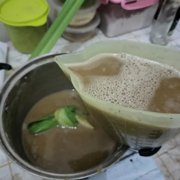 Tunggu hingga dingin lalu simpan dalam botol bersih. Simpan kulkas agar lebih tahan lama.