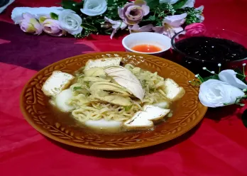 Lontong Mie khas Surabaya #JelajahBarat