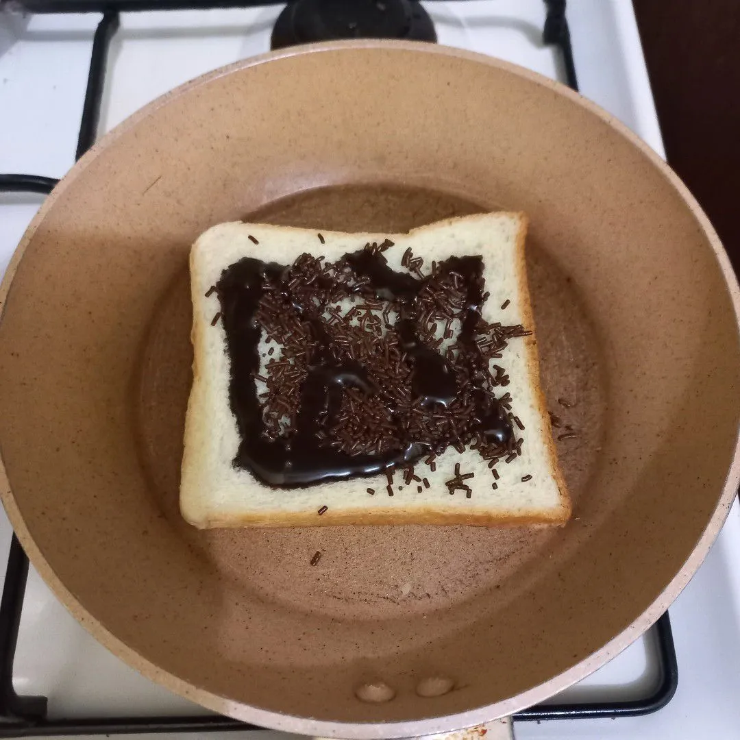 Step 4 Roti Panggang Cokelat Kacang