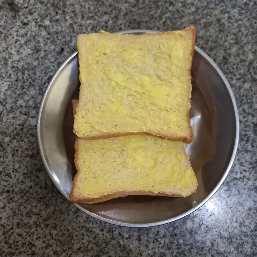 Step 2 Roti Panggang Jasuke