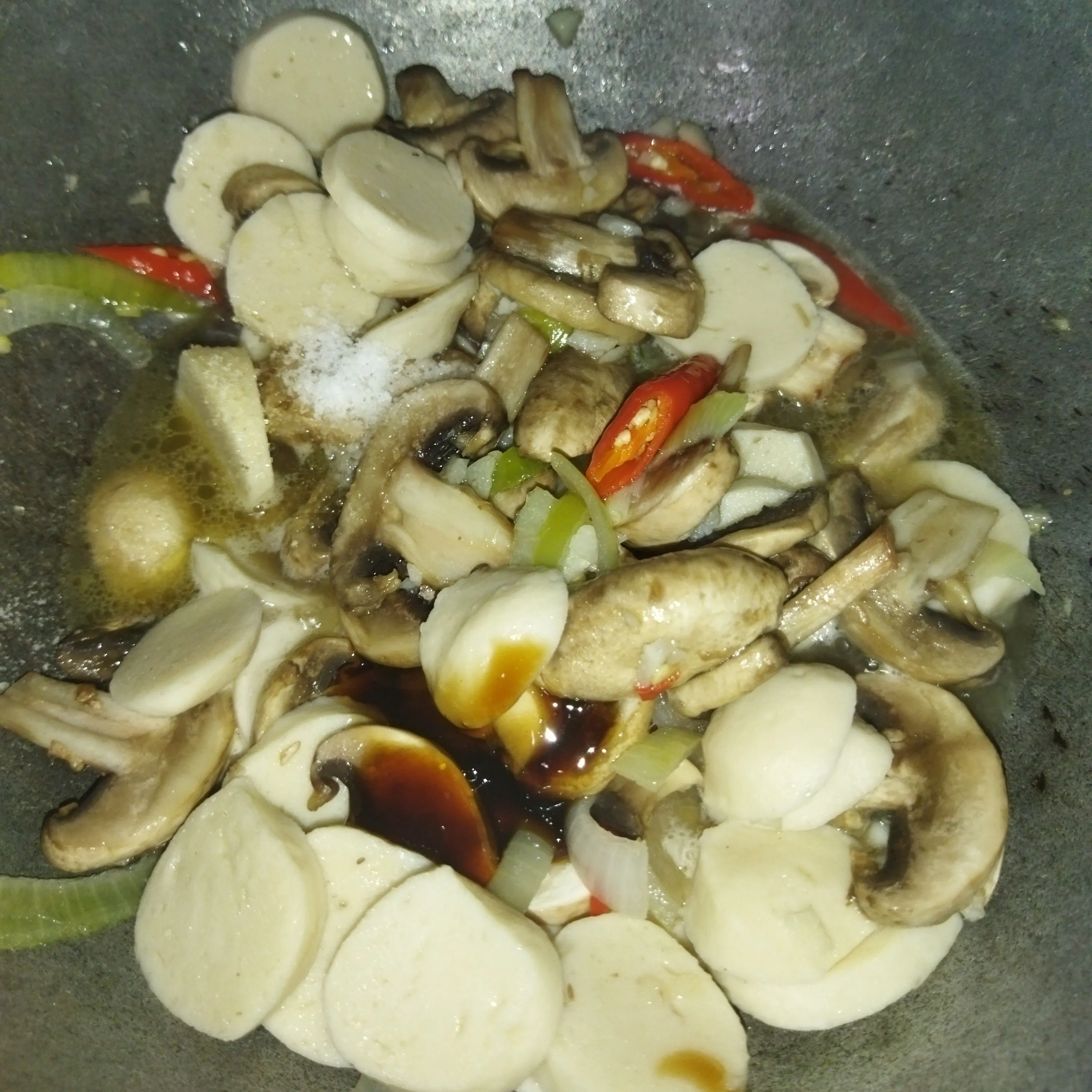 Step 4 Tumis Bakso Ikan Jamur Kancing