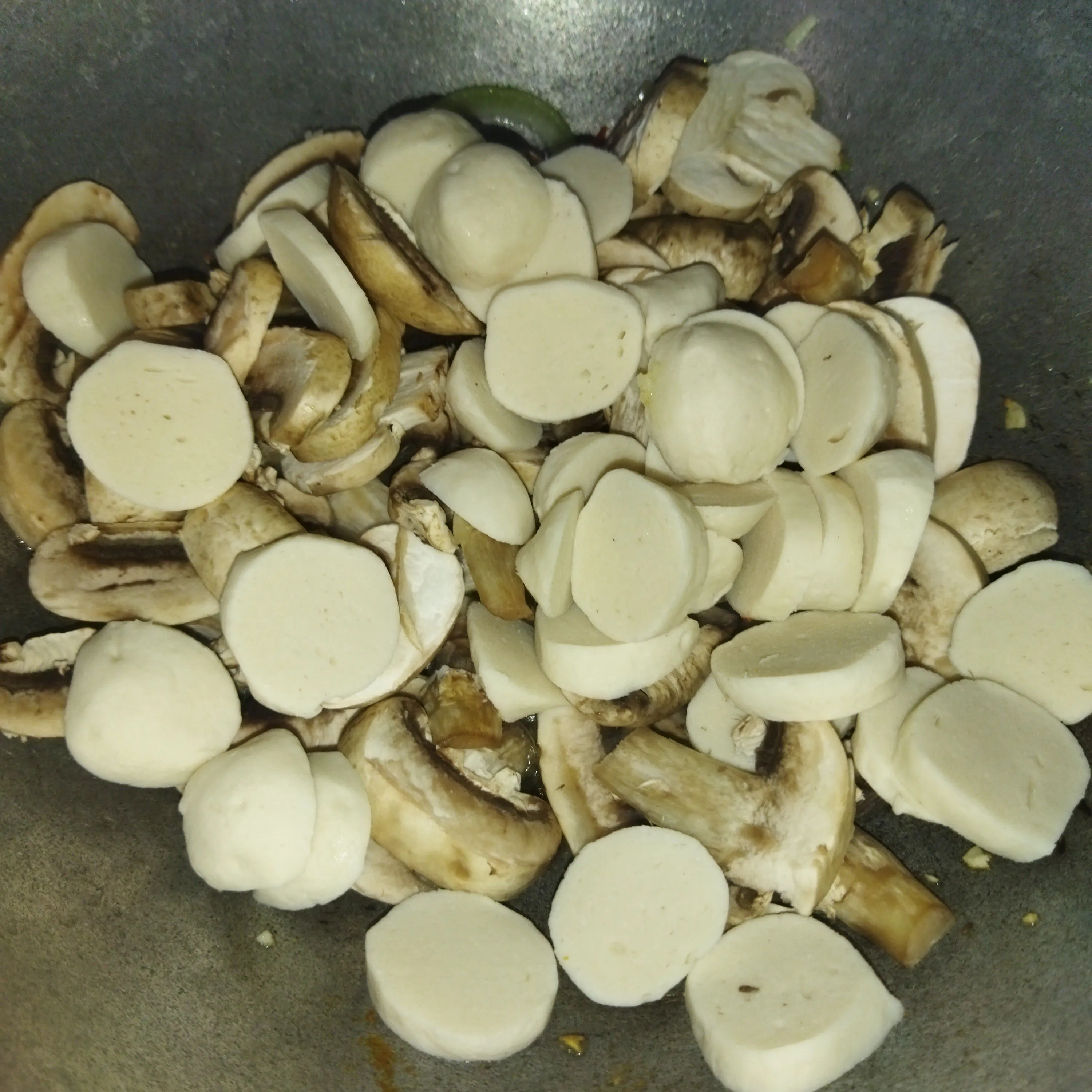 Step 3 Tumis Bakso Ikan Jamur Kancing