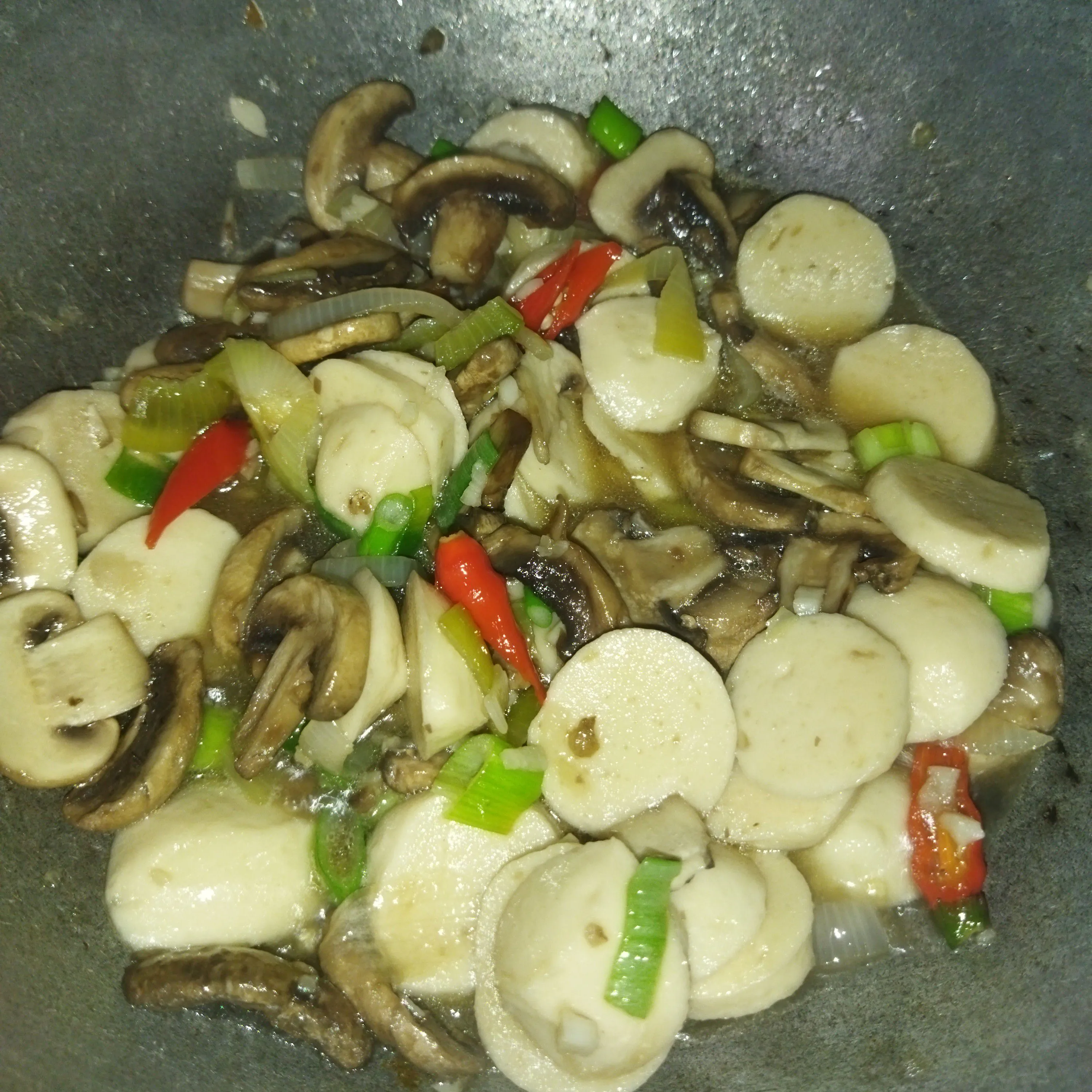 Step 6 Tumis Bakso Ikan Jamur Kancing