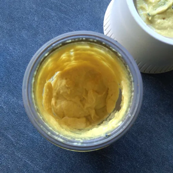 Blender semua bahan bumbu halus.