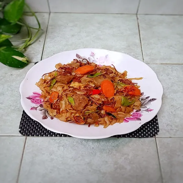 Sajikan dengan taburan bawang goreng.