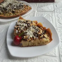 Potong sesuai selera dan sajikan.