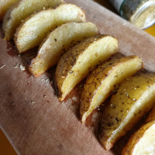 Potato wedges siap di hidangkan