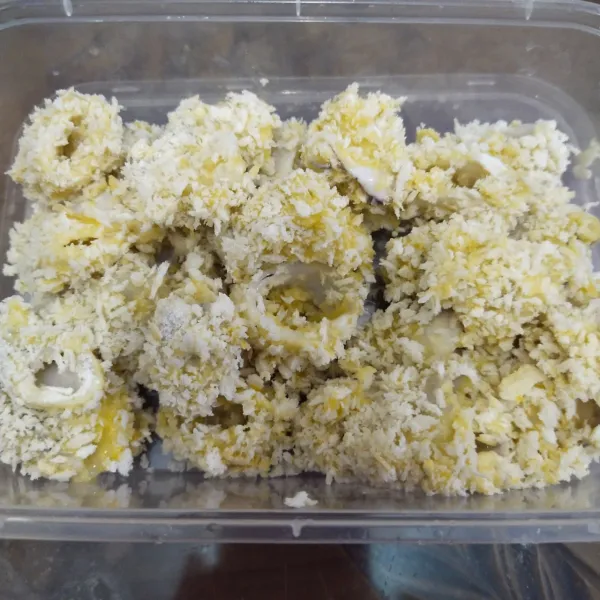 Kemudian kalau sudah seperti ini, masukkan ke dalam kulkas selama 1 jam.