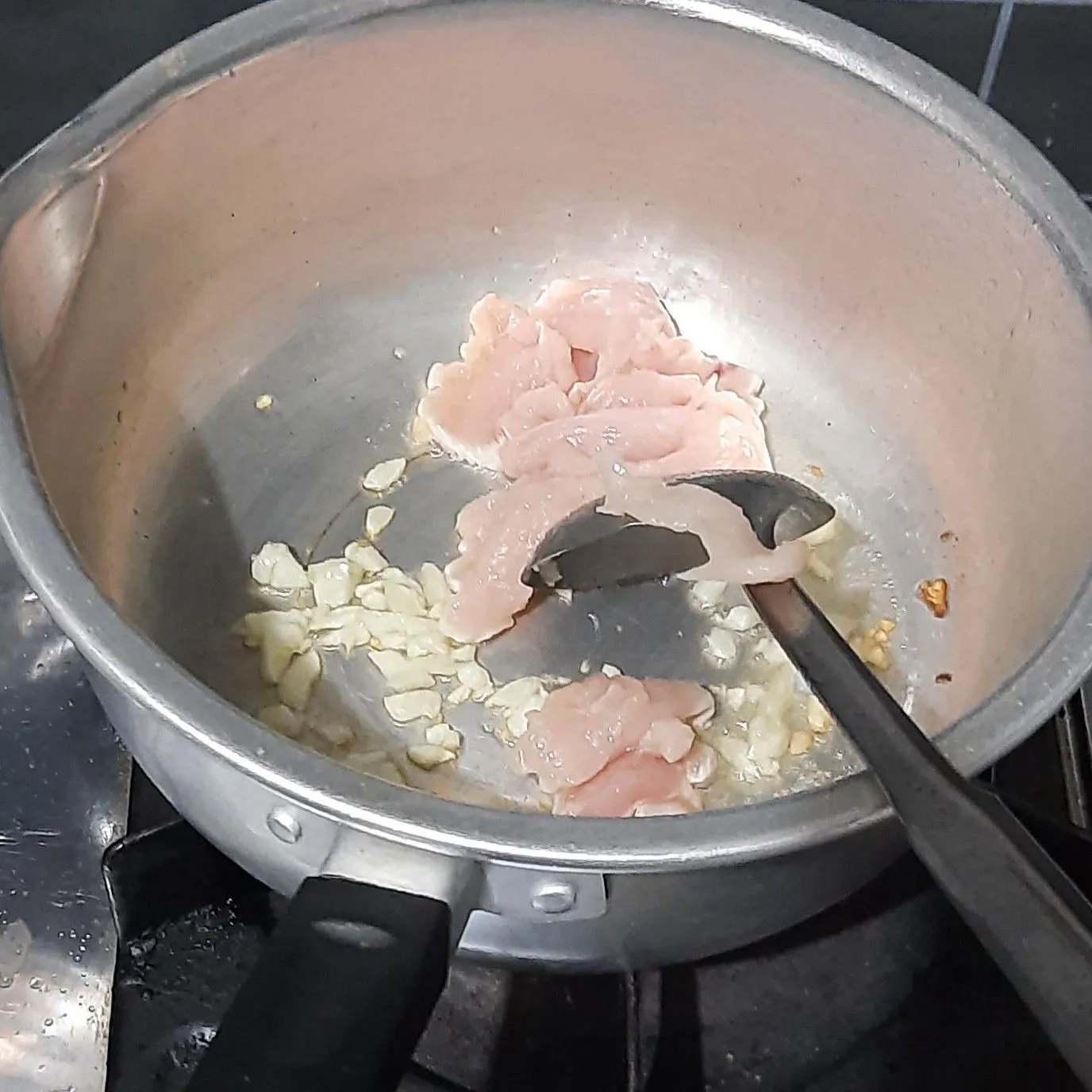 Step 1 KWETIAU KUAH TELUR