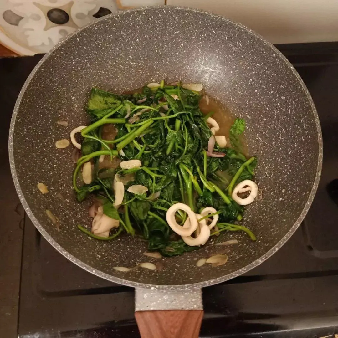 Step 5 Kangkung Cumi Saus Tiram