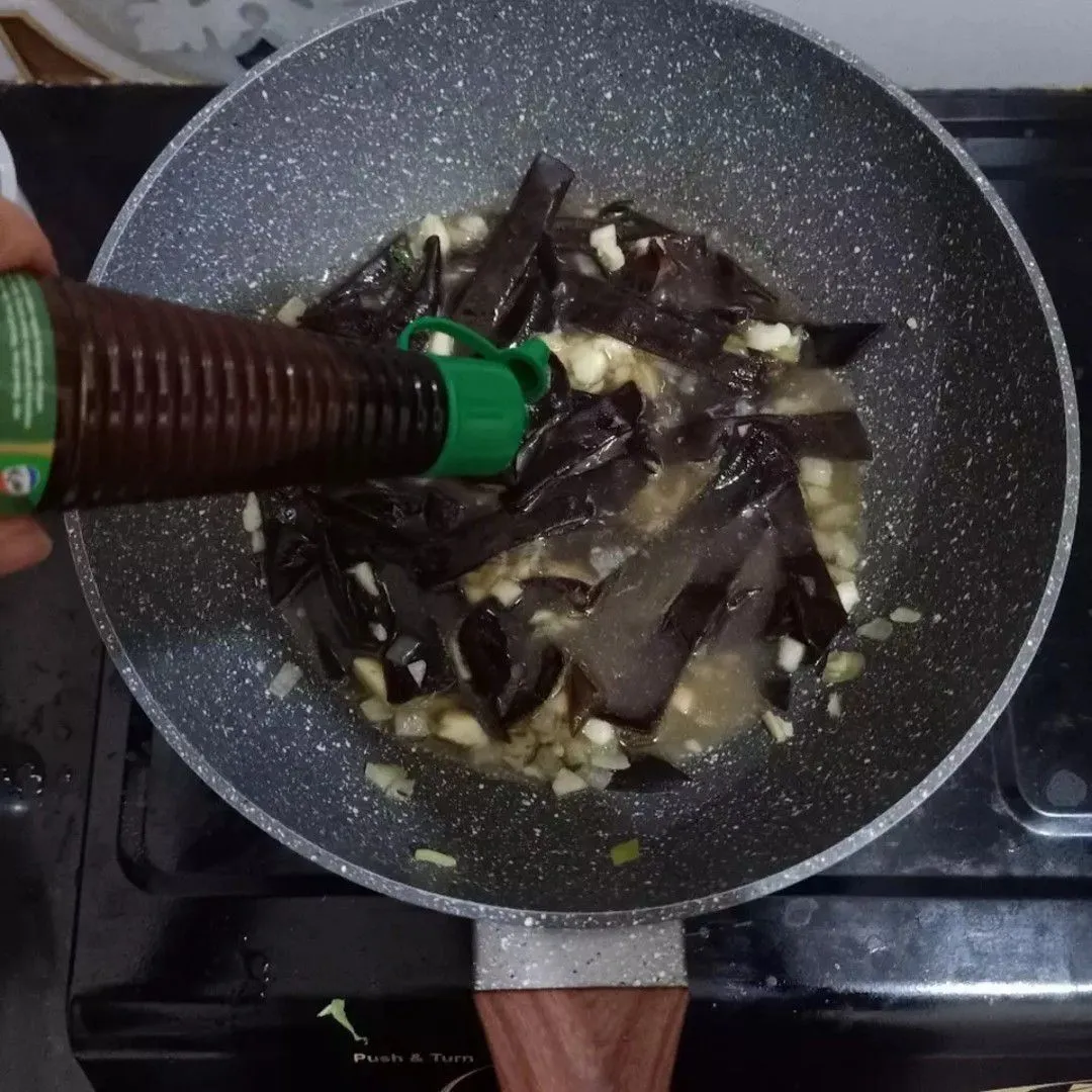 Step 4 Cuciwis Jamur Kuping Saus Tiram