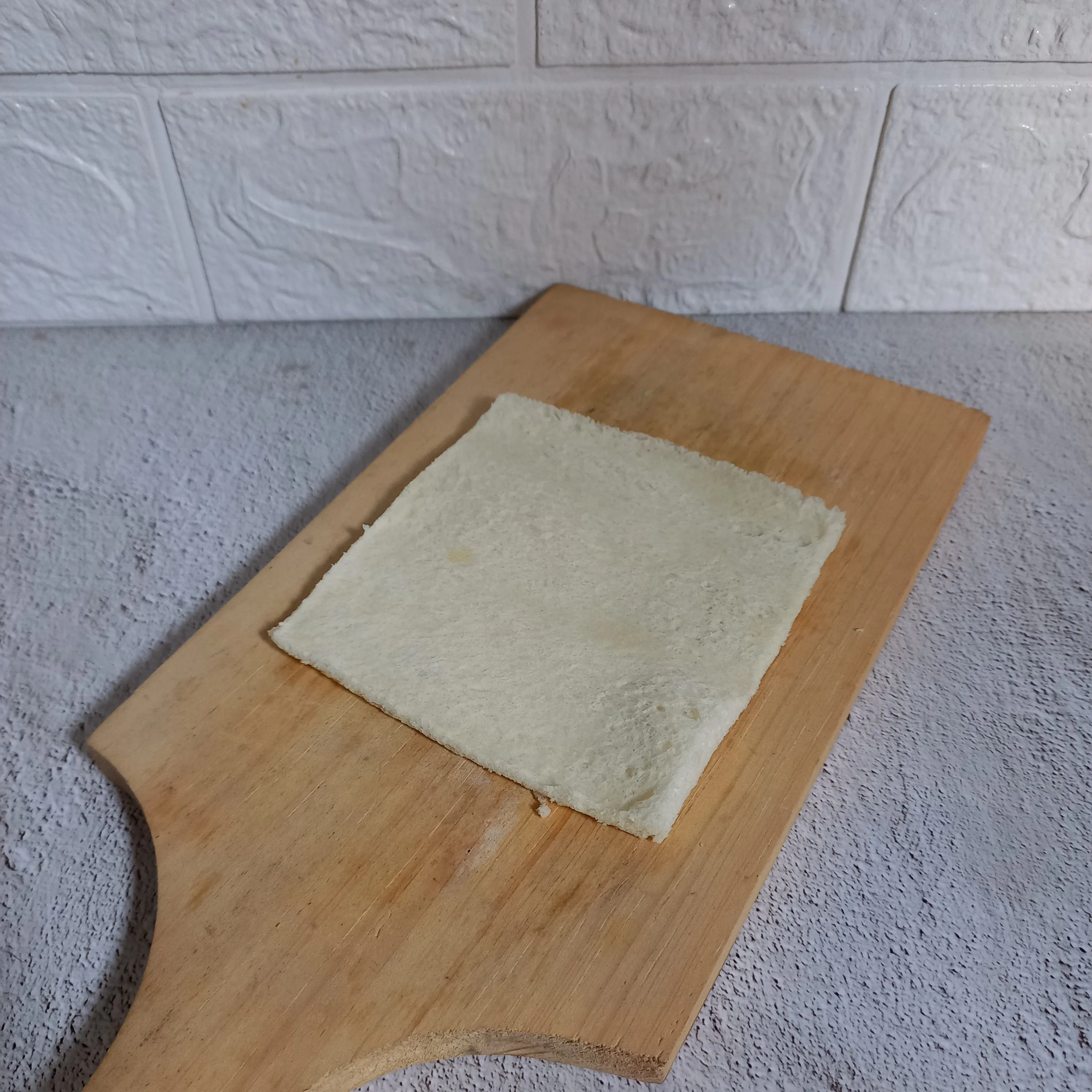 Step 1 Roti Isi Sosis Mayo