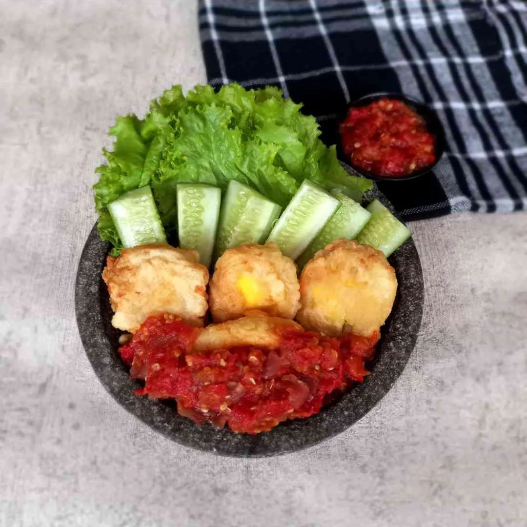 Telur Rebus Crispy Penyet Sambal