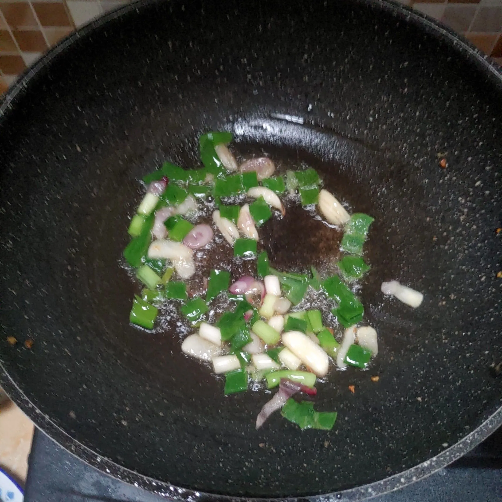 Step 2 Jamur enoki tumis