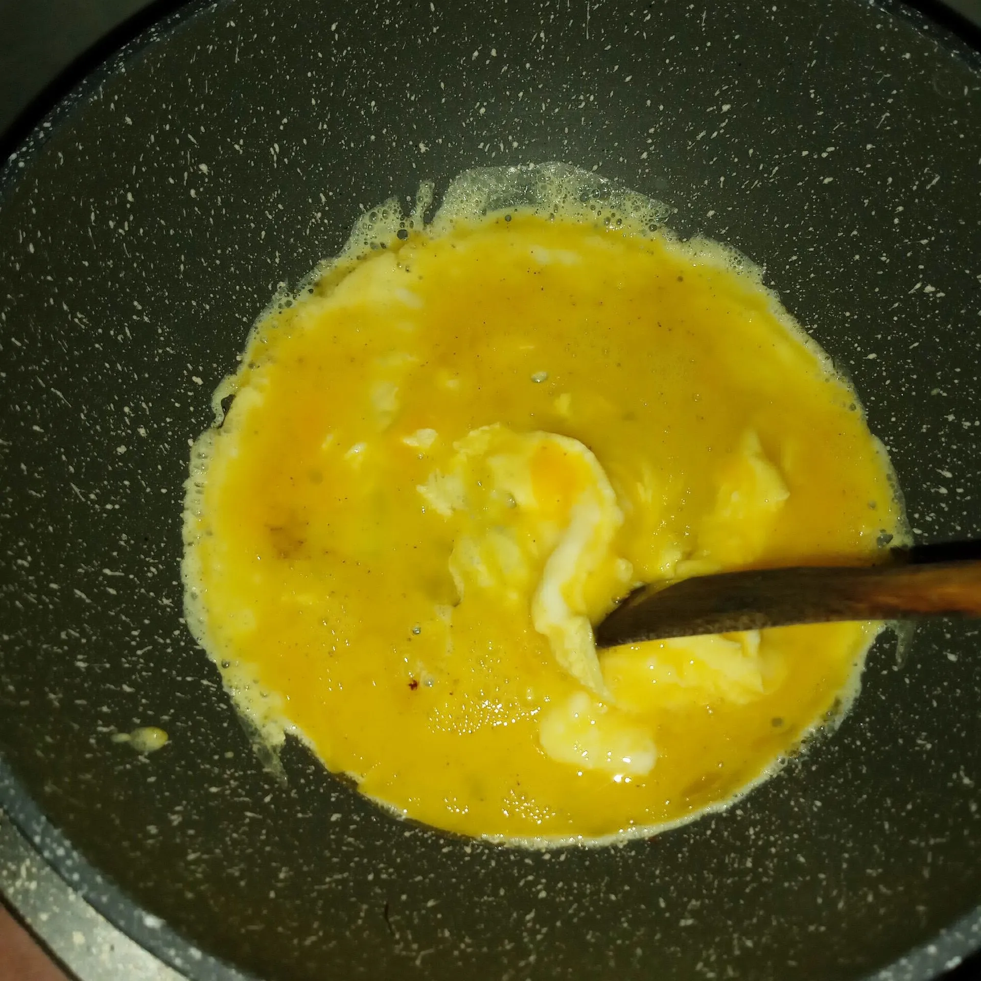 Step 2 Tumis Telur Bawang Lokio