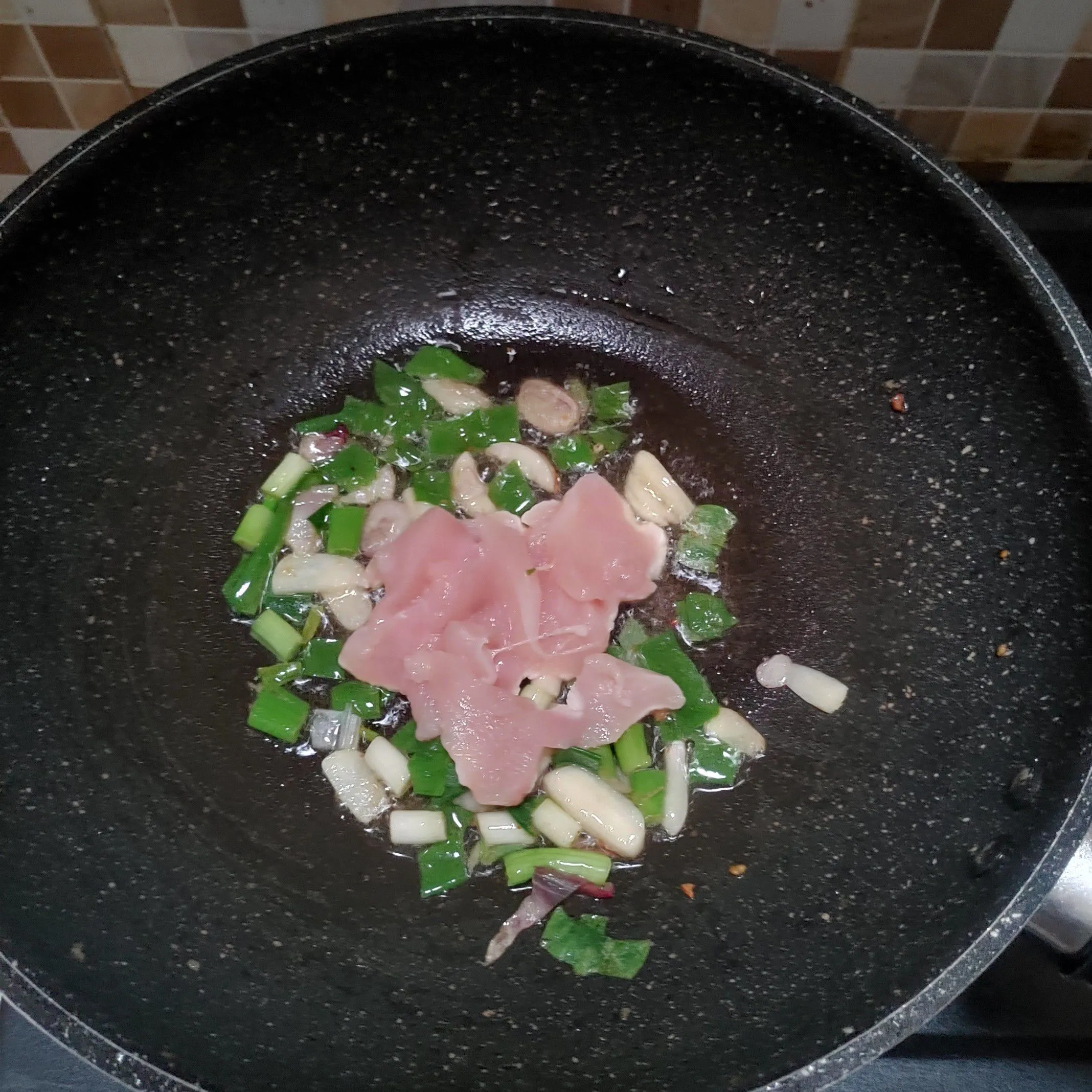Step 3 Jamur enoki tumis