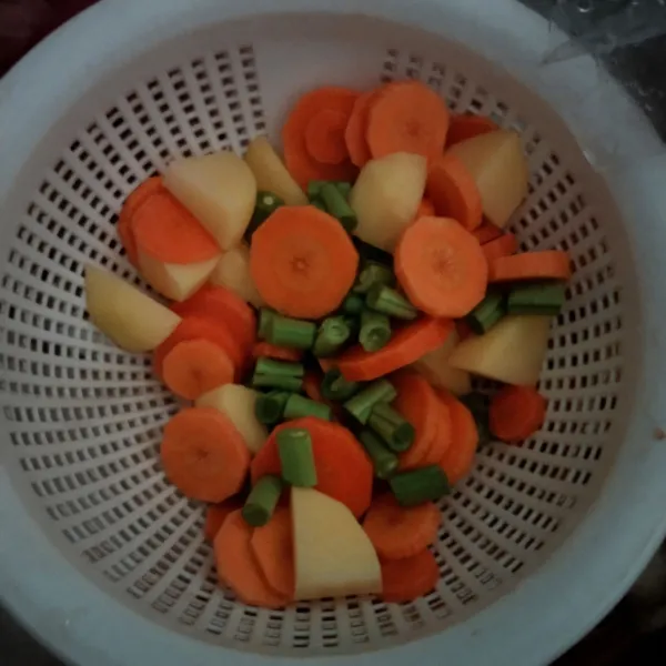 Siapkan potongan sayuran