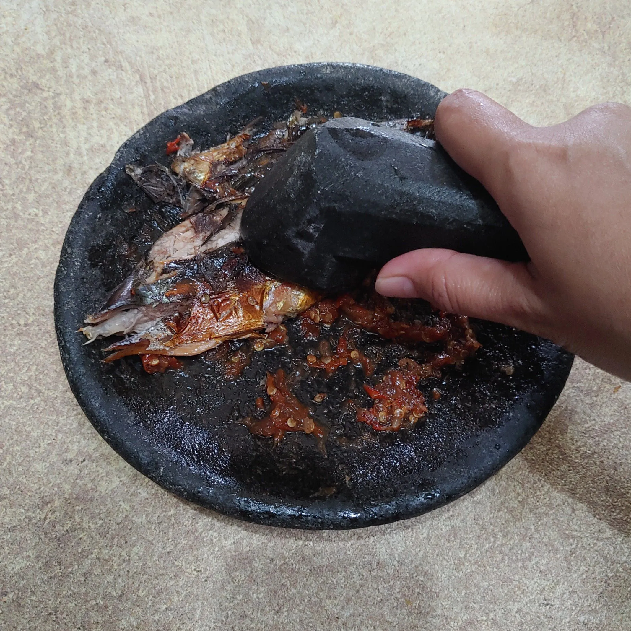 Step 3 Penyetan Ikan Asap dan Bunga Turi