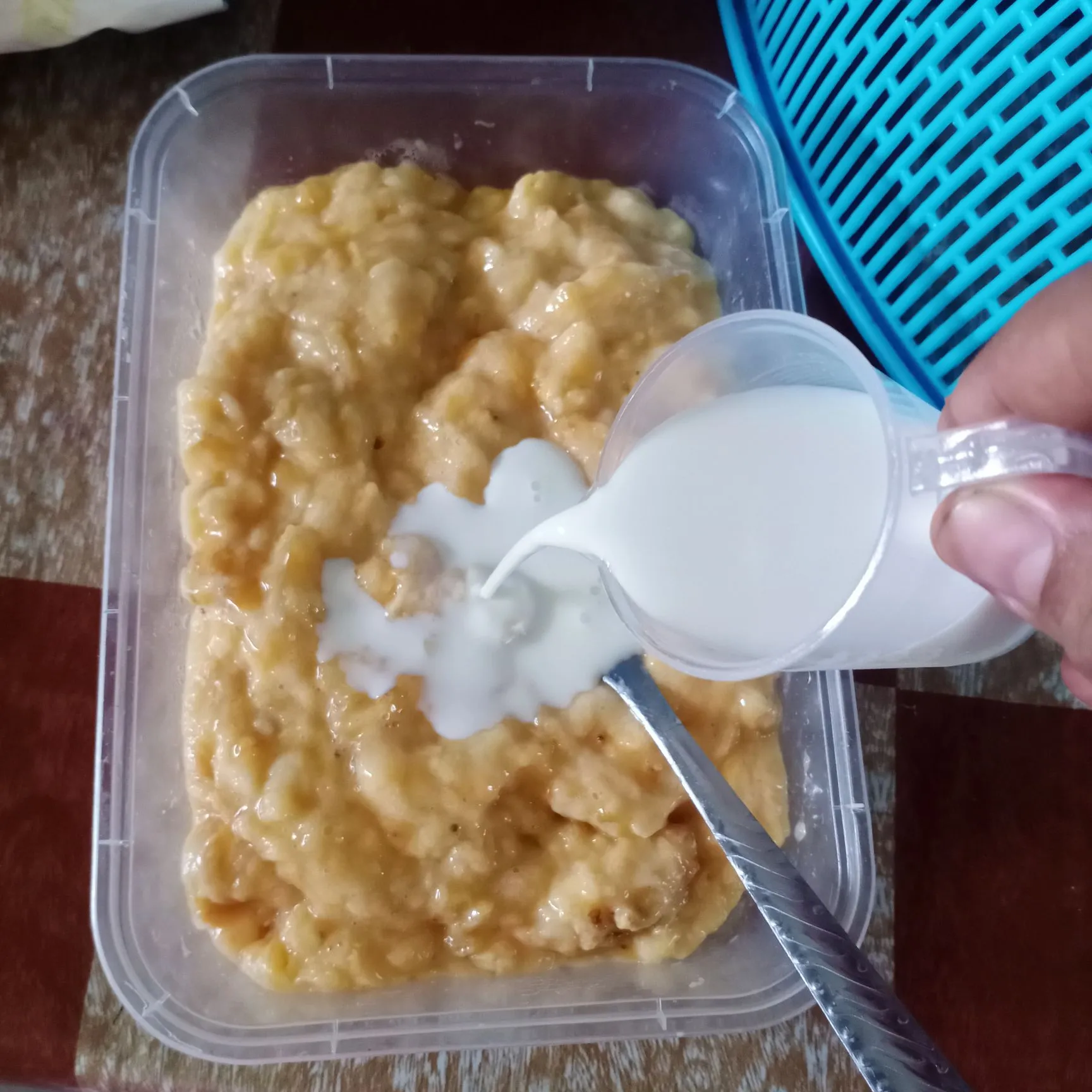 Step 1 Cake Pisang Kayumanis