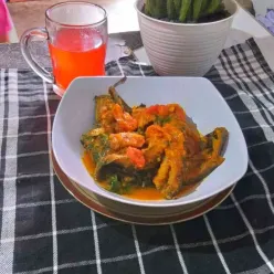 Lele Santan Pedas Tomat