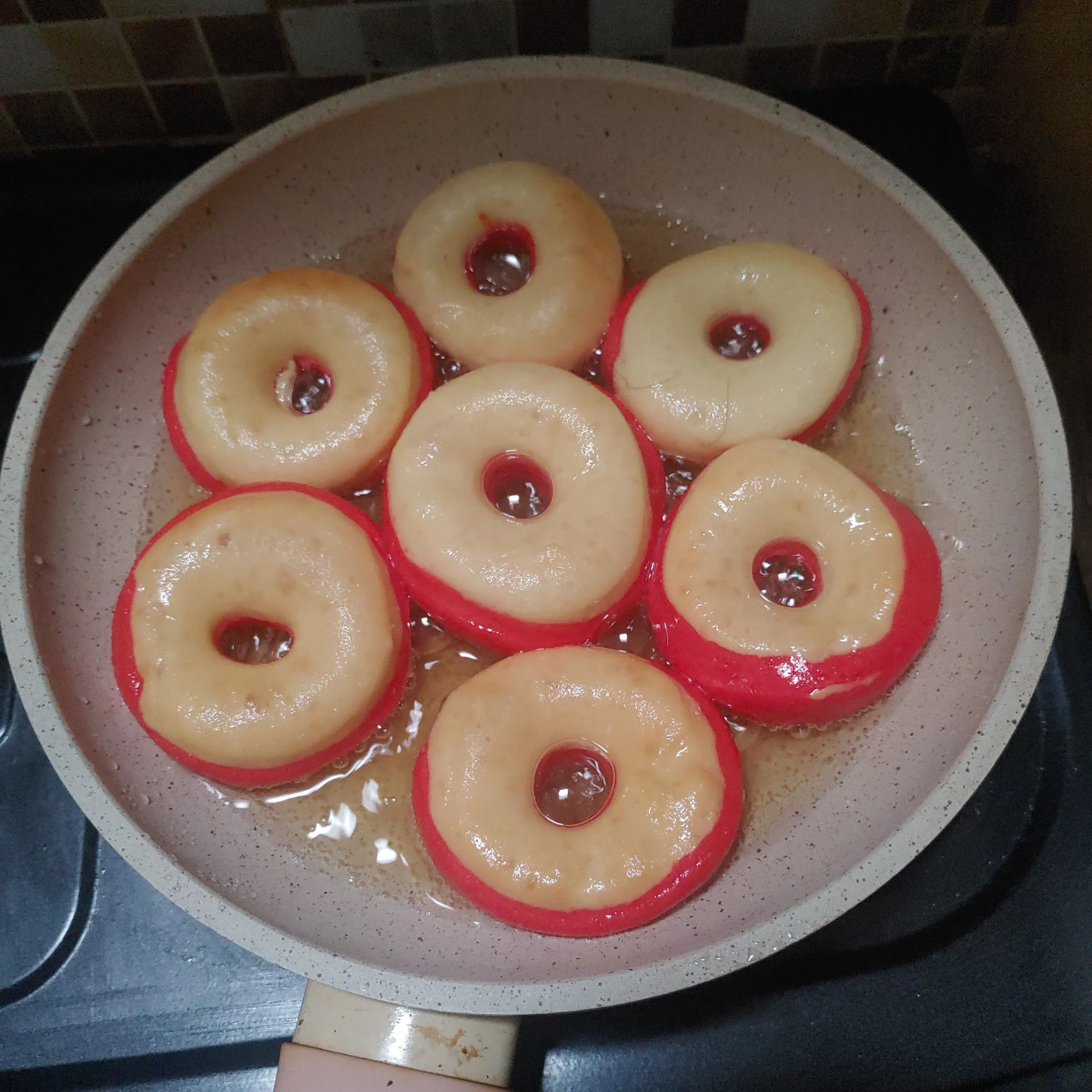 Step 8 Donat Merah Putih