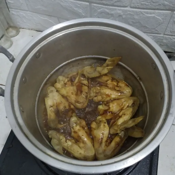 Masak dengan api kecil sambil diaduk sesekali.