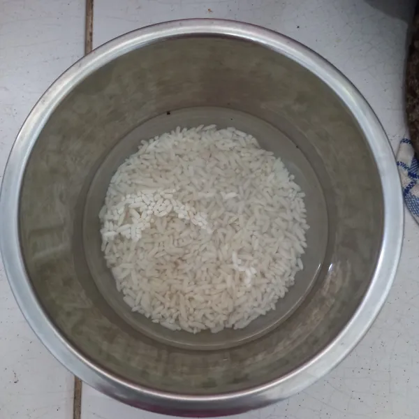 Rendam beras dalam air semalaman