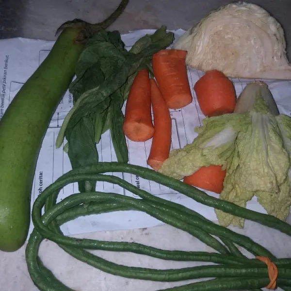 Cuci sayuran kemudian potong potong sesuai selera