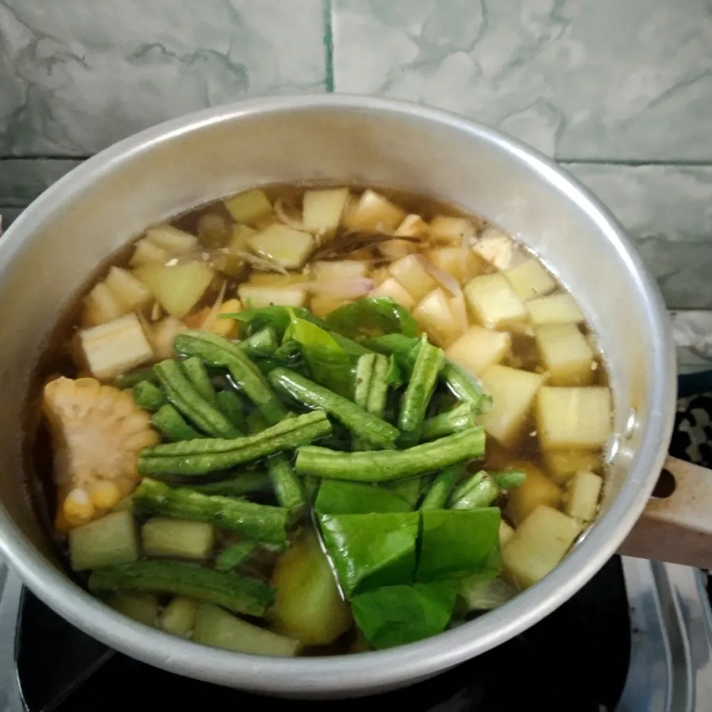 Step 5 Sayur Asam Bumbu iris
