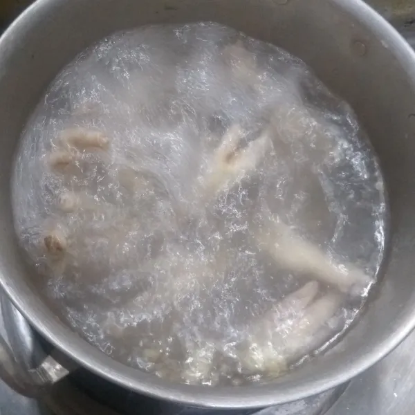 Rebus ceker hingga lunak.