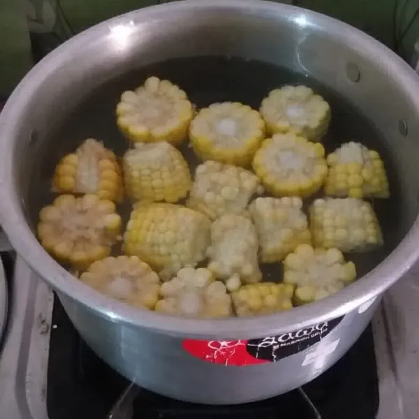 Rebus jagung hingga matang.