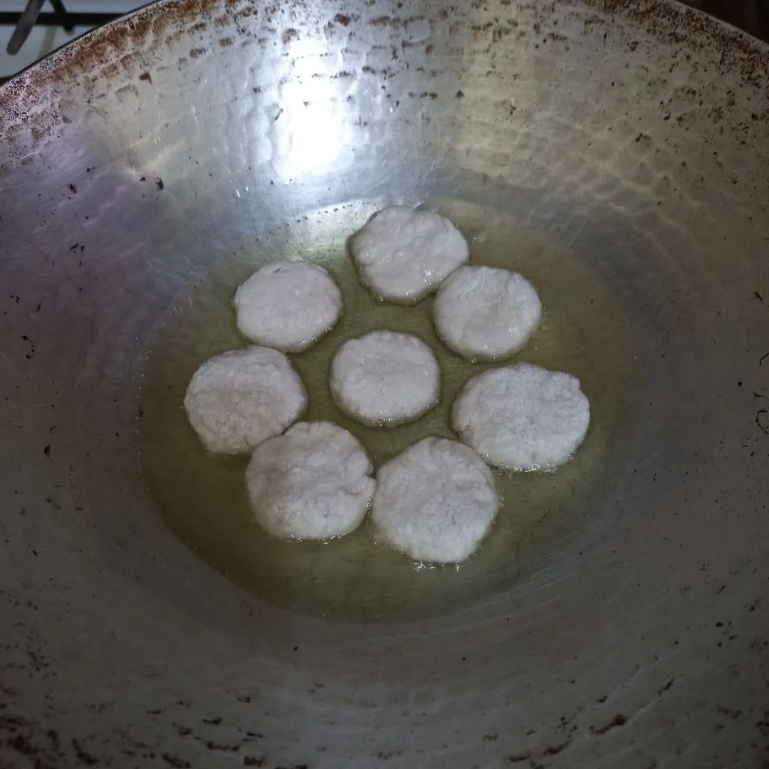 Step 5 Cireng isi Mozarella Siram Saus